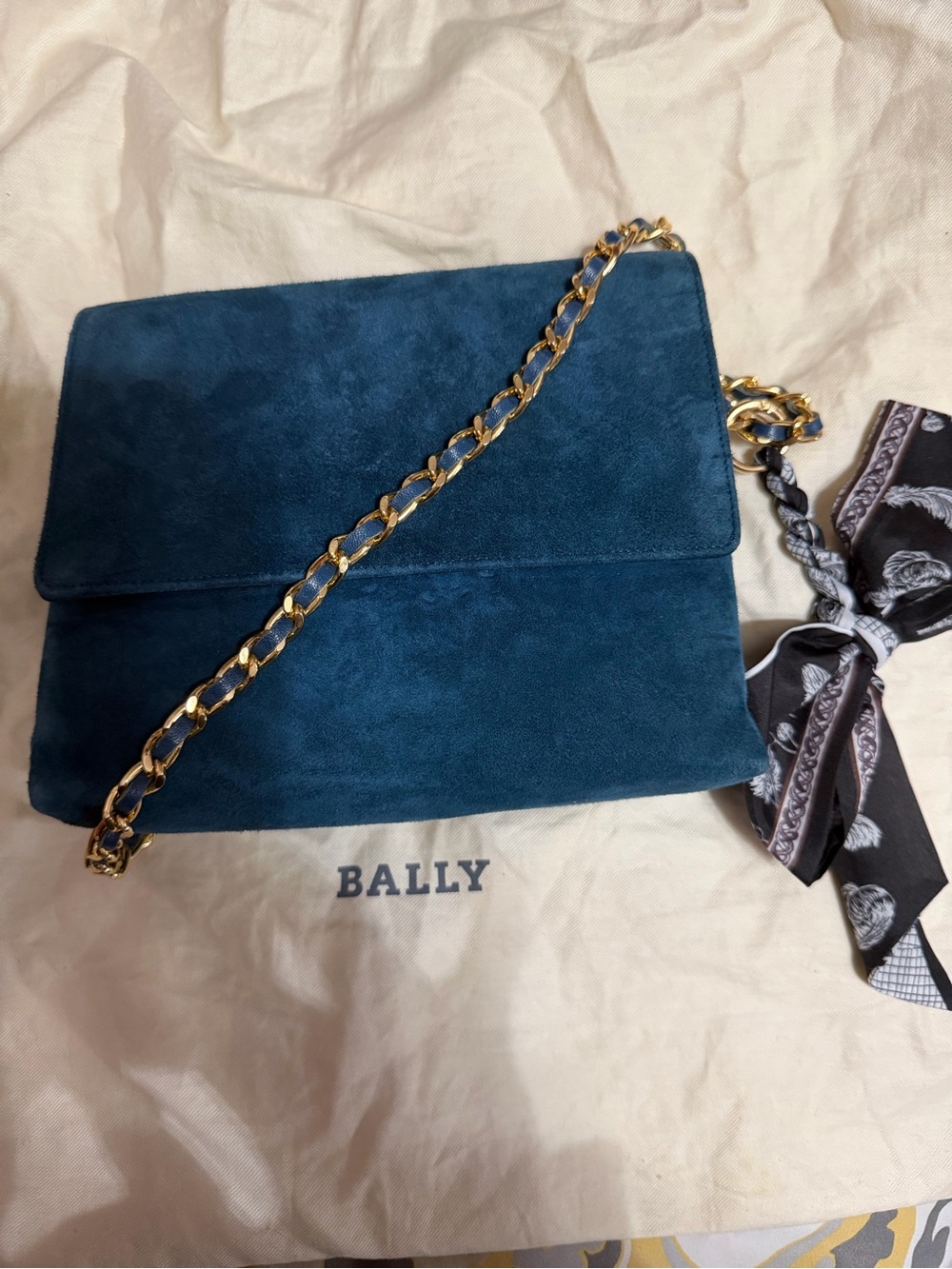 Vintage Bally Blue Suede Shoulder Bag Italy Gold Chain Crossbody Purse - Picture 14 of 15